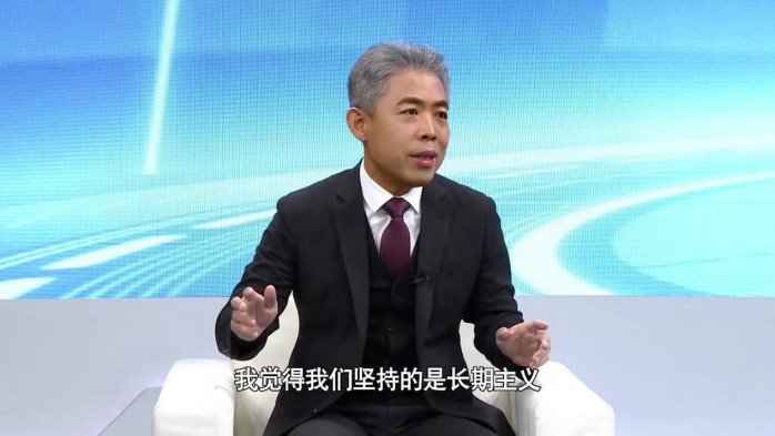 国建集团王韬宇接受央视著名主持人董倩专访 畅谈国企减债融资协同民企共同高质量发展的探索与实践 图4