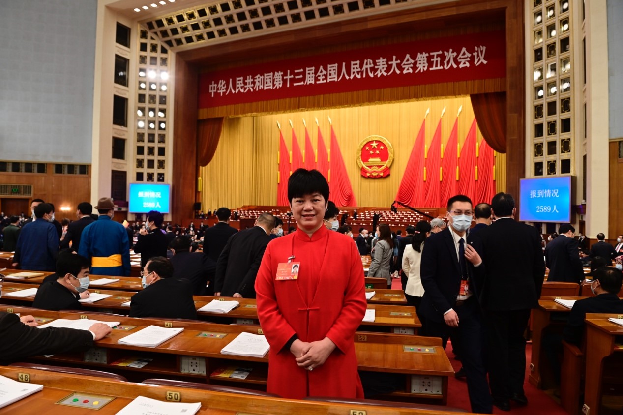 黄小玲.jpg
