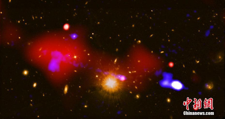 NASA发现“超生黑洞”：疯狂速度每年孕育500颗恒星