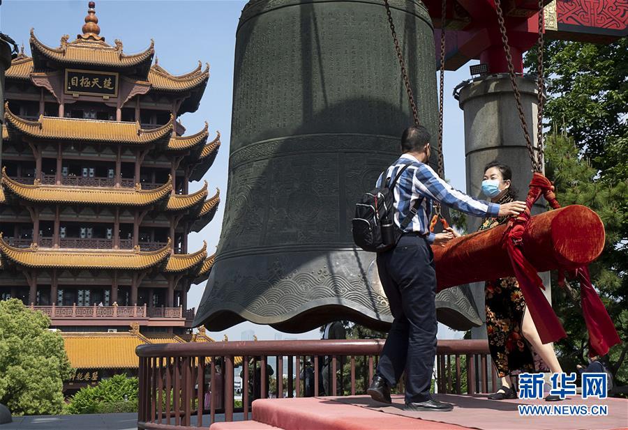 (新华全媒头条·迎接两会特别报道·图文互动)(2)不同寻常的两会 万众一心的力量——写在2020年全国两会召开之际