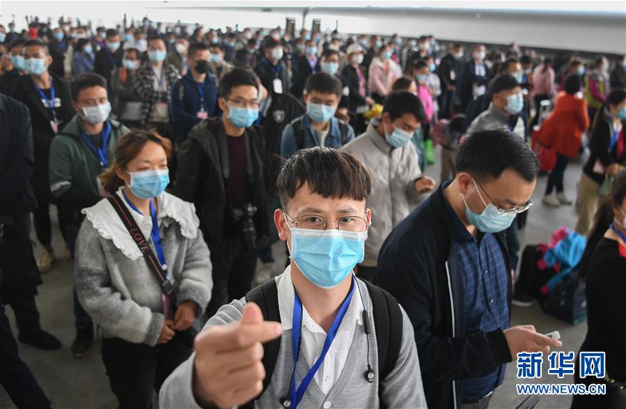 (新华全媒头条·迎接两会特别报道·图文互动)(3)不同寻常的两会 万众一心的力量——写在2020年全国两会召开之际
