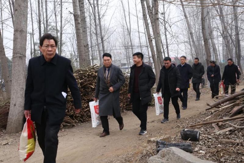 河南省南召县云阳镇社会扶贫助力"拔穷根"