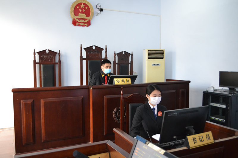 即通过移动微法院,云上法庭,云间法庭,微信和电话等方式实现"隔空"