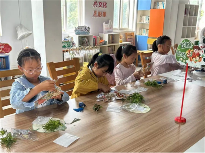 江苏江阴璜土镇：童阅端午 绿书签绘就成长梦662.jpg