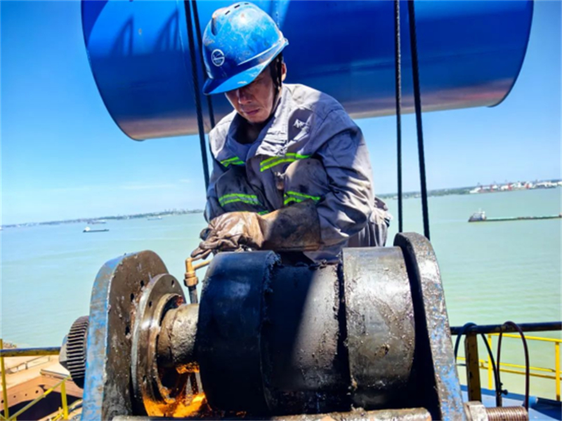 江阴港口集团：不惧“烤”验 定格高温下的坚守319.jpg