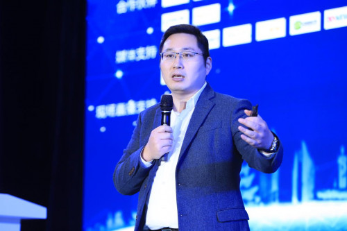 松鼠ai1对1合伙人马刚讲述人工智能如何破解传统教育困境
