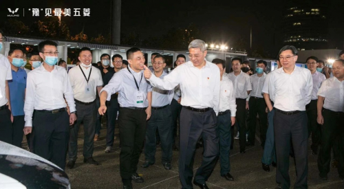 (河南省省长尹弘为宏光miniev竖大执指)