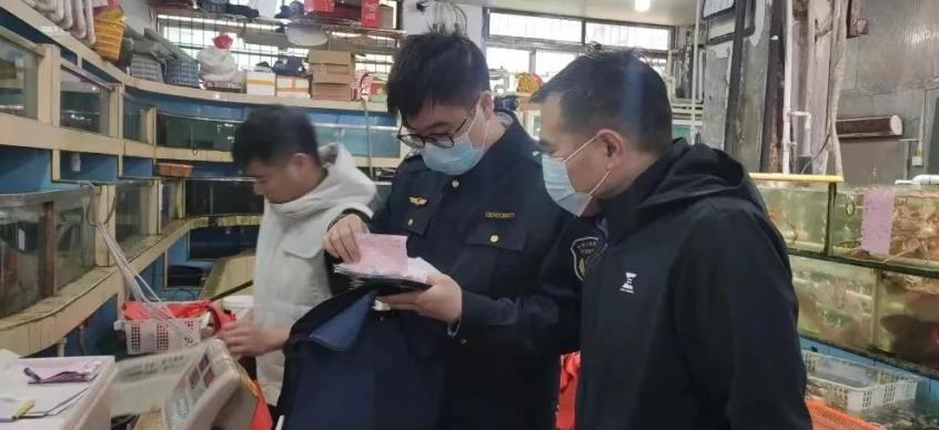 九游J9福建省福州市市场监督管理局组织高风险食品排查专项行动(图1) 九游J9福建省福州市市场监督管理局组织高风险食品排查专项行动(图1)