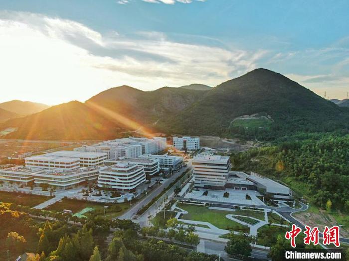 中国美妆小镇。　受访者提供