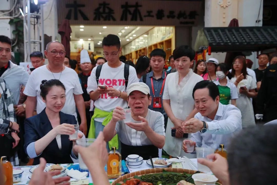 餐饮3.jpg