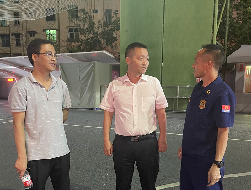 唐明永同志听取消防工作汇报.jpg