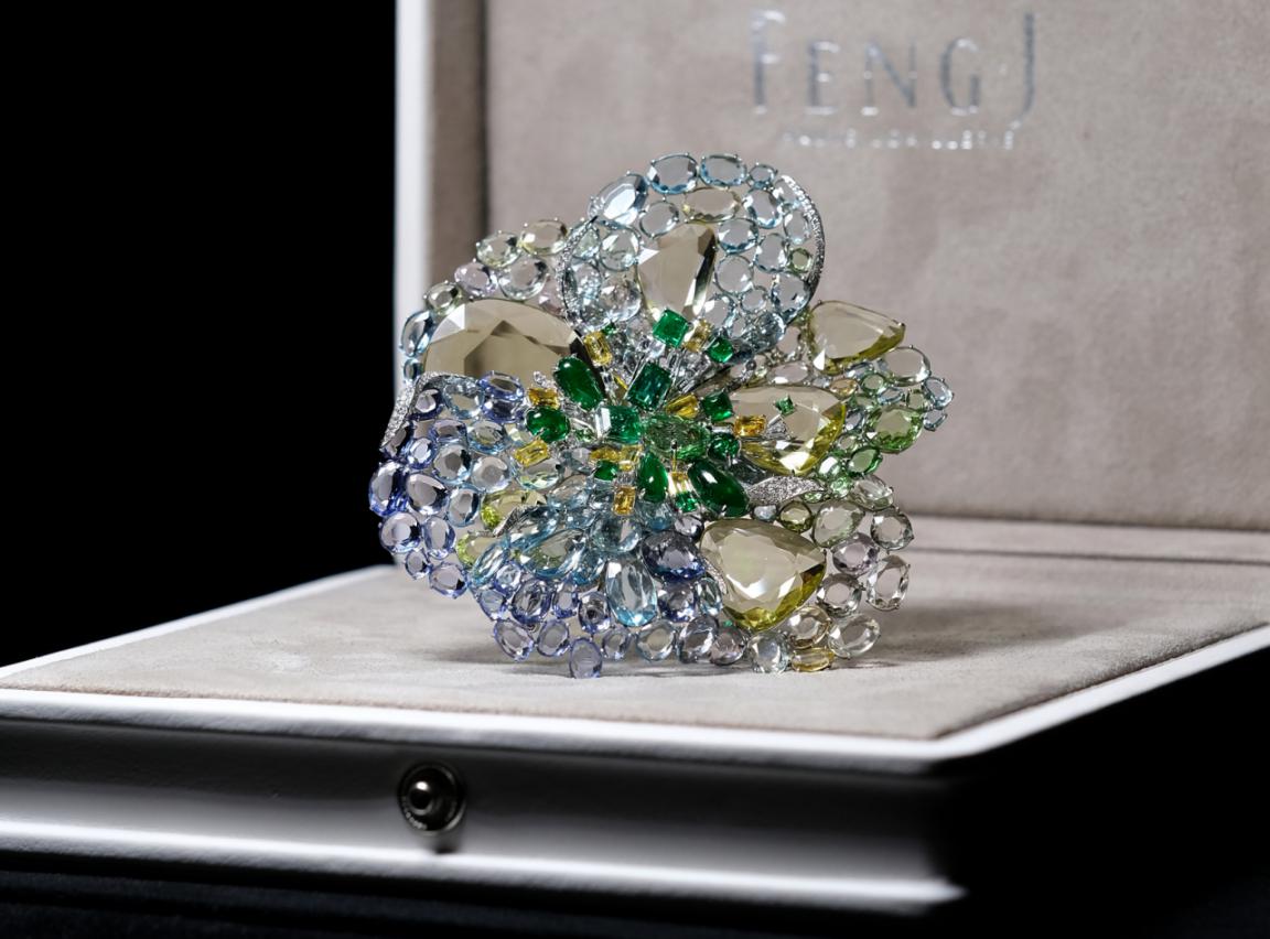 悬浮镶嵌 green icy dahlia in box 