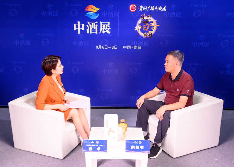 图8：佘总接受专访现场.jpg