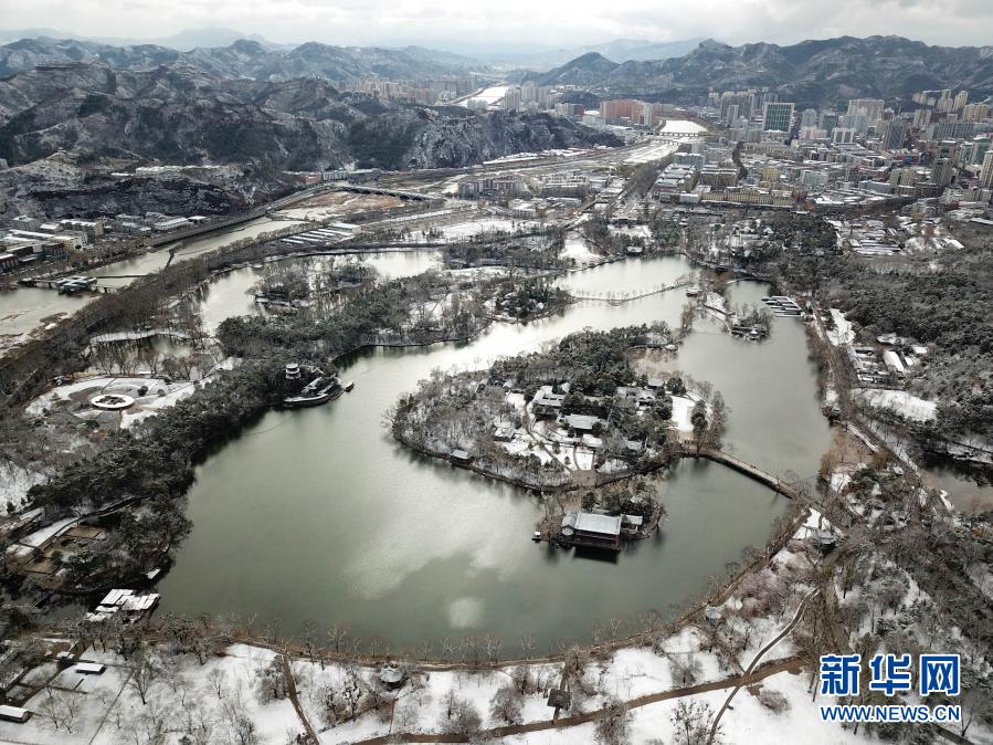 承德避暑山庄及周围寺庙雪景如画