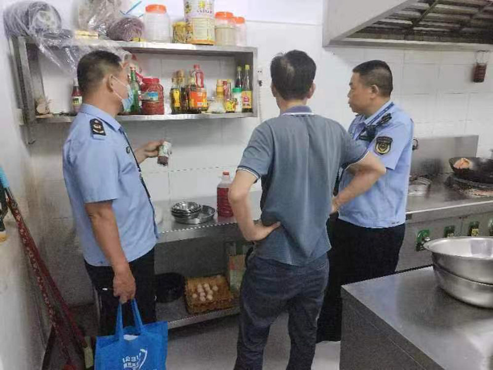 检查周边食杂店.jpg