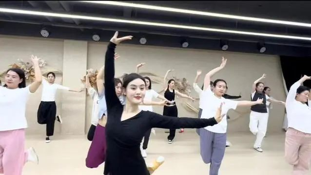 1713925625788167.png 图片 1.png