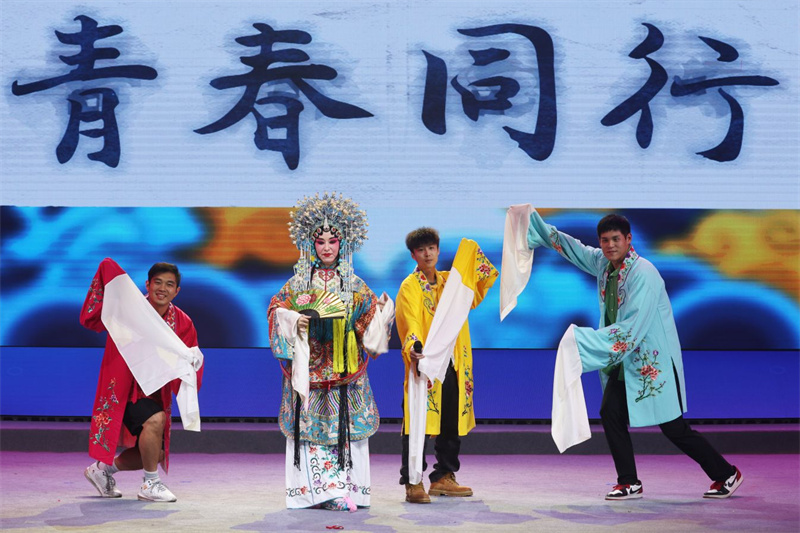 一曲《戏说泰州》，联结起台湾青年与梅兰芳故乡的美妙缘分1078.jpg