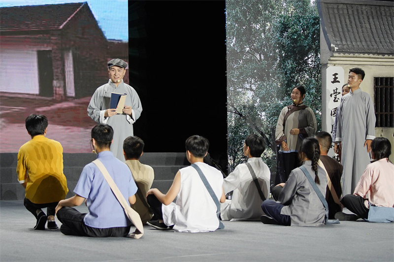 江苏徐州贾汪区圆满举办话剧《建平梦》表演活动.jpg
