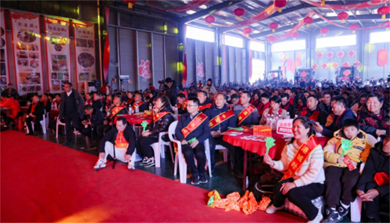 1737631435339356.jpg 改稿:灌南县2025 “村晚”盛宴热闹“开席” 欢歌笑语喜迎幸福年429.jpg