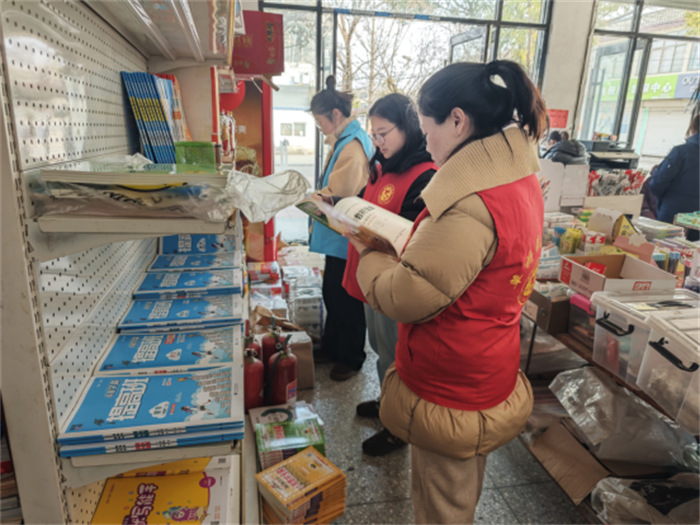 1742377240378521.jpg 新沂市草桥镇:“三向发力” 筑牢绿色“护苗”屏障578.jpg