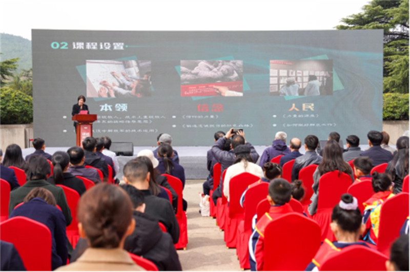 1743156014758772.jpg “决胜密码——淮海战役文物史料展”在淮塔开幕 红色研学课程同步发布785.jpg