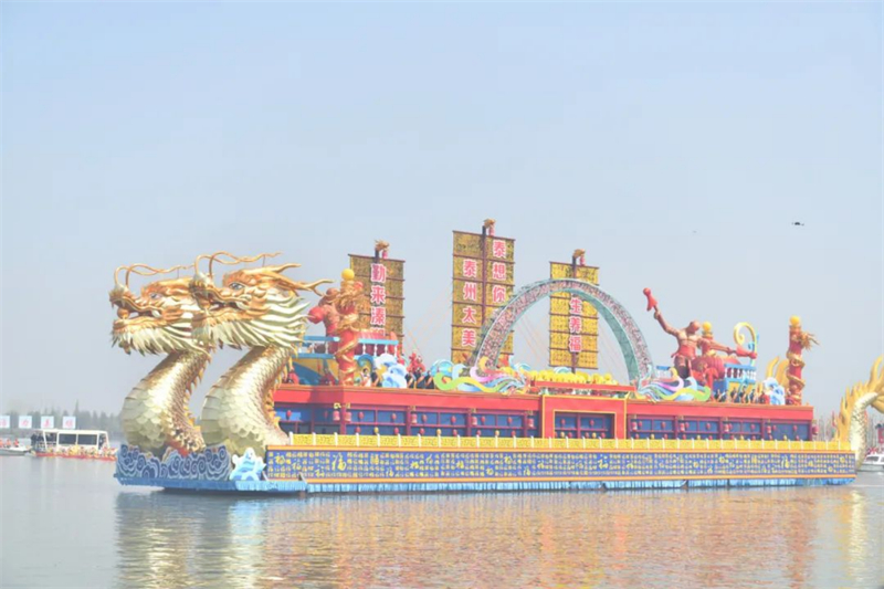 江苏泰州：千篙万桨闹溱湖 百舸争流逐春潮455.jpg