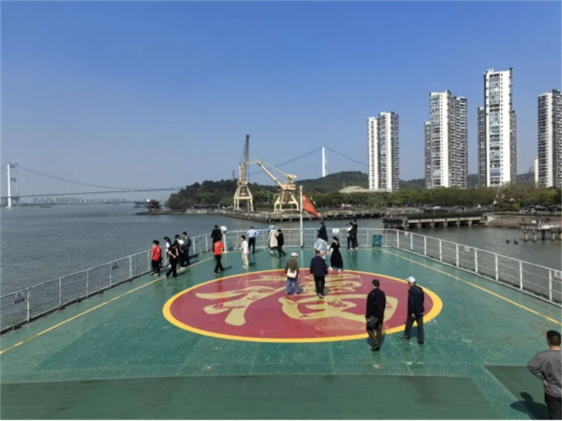 1744181817343229.jpg 服务升级赛事+文旅:江阴顺利举办青少年羽毛球公开赛564.jpg