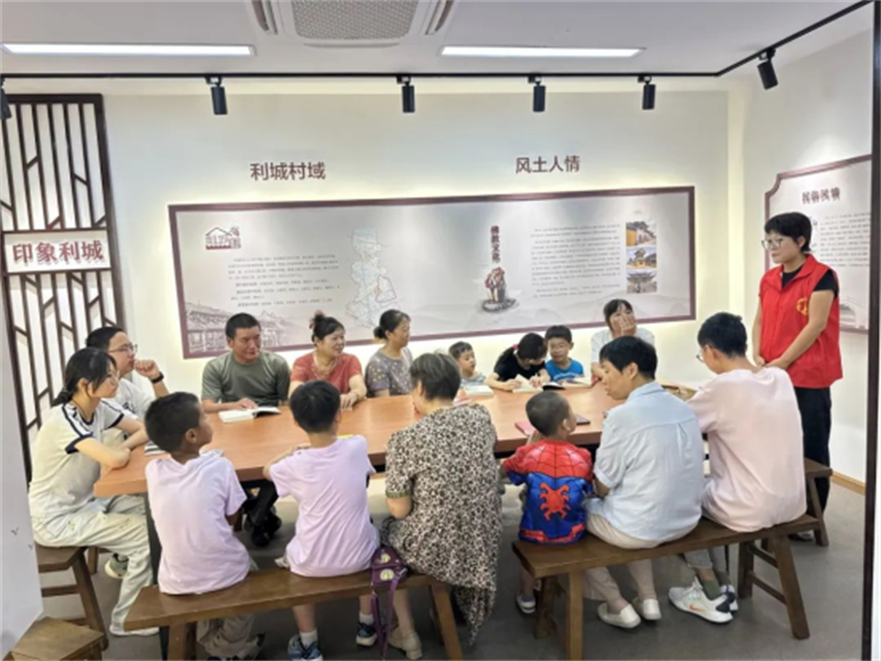 1754895933281270.jpg 江阴璜土镇利城村:红色基因代代传 童心向党筑军魂249.jpg