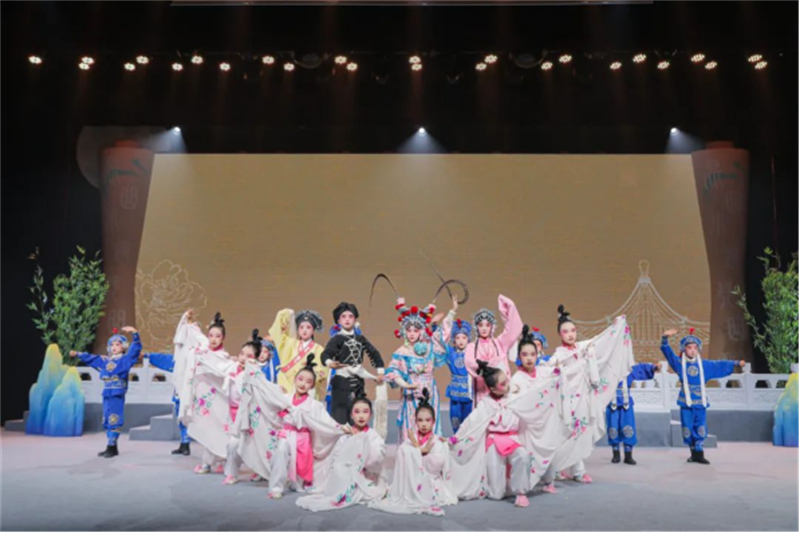 1755746355307560.jpg 2025年戏曲百戏(昆山)盛典8月29日至9月20日在江苏昆山举办657.jpg