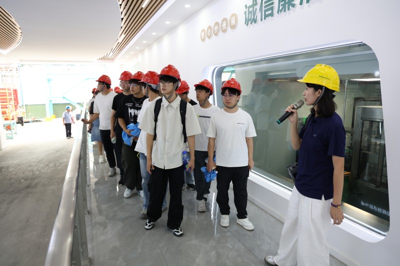 1758873609790158.jpg 参观长廊.JPG