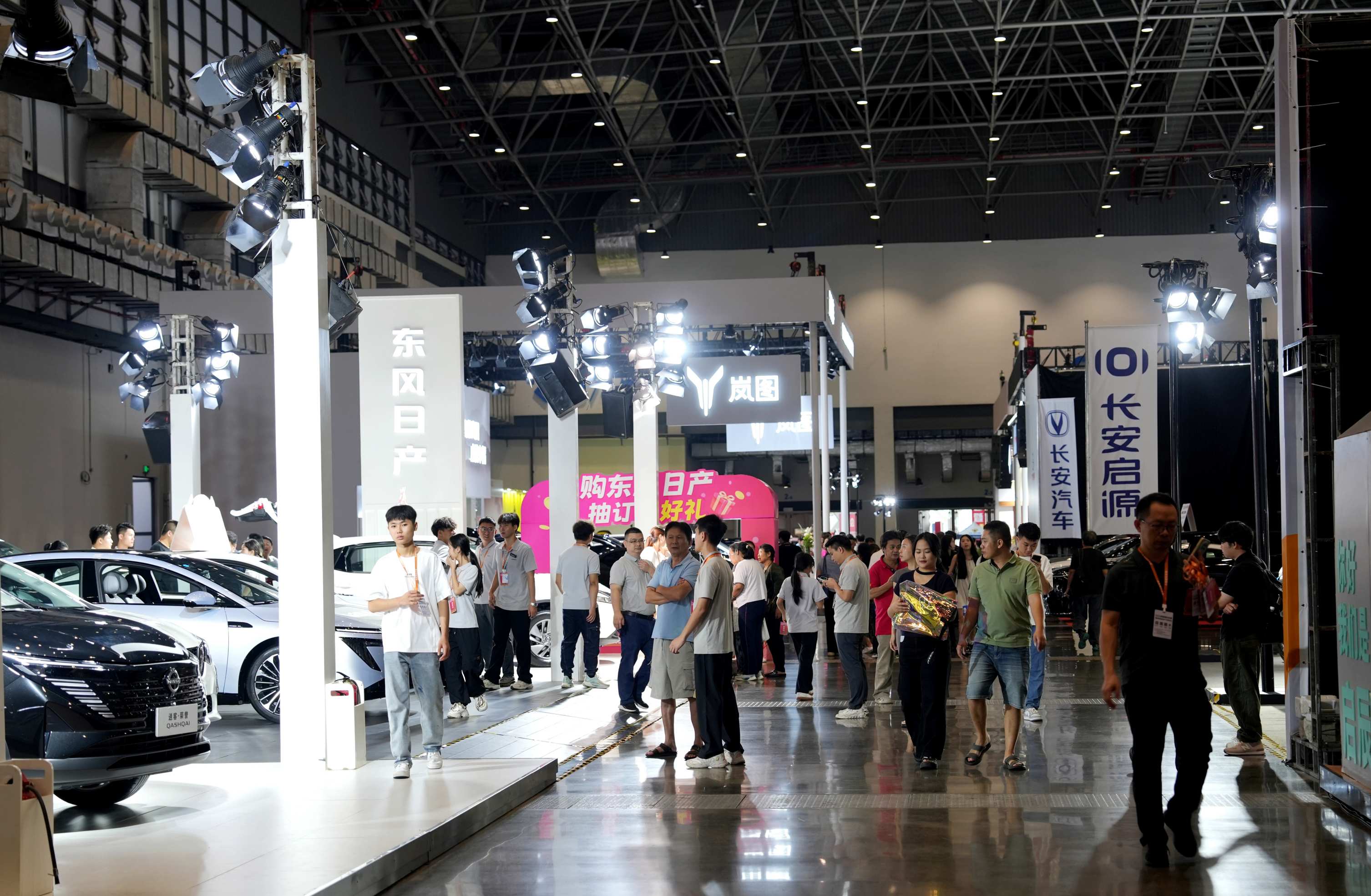 1759213312922814.jpg 2025海南国际车展暨智能新能源汽车展现场 (5).jpg