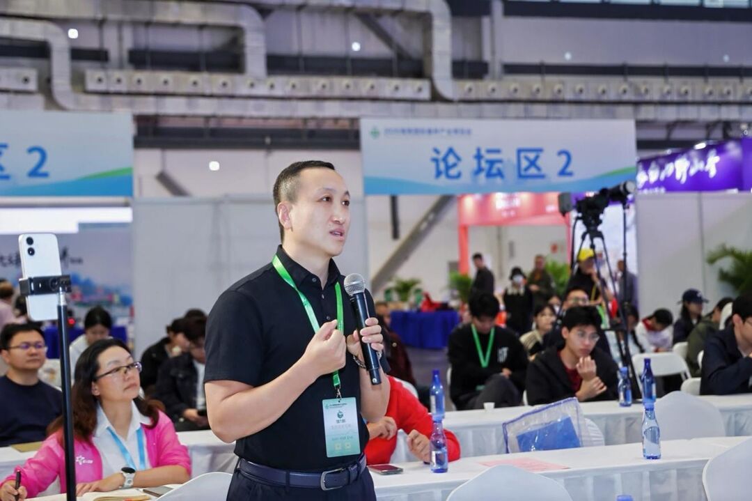 1766929609474810.jpg 观众.jpg
