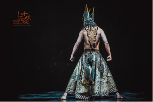 1776653760492512.jpg 杨丽萍携顶配主创赴苏 2026版《十面埋伏》即将震撼开演863.jpg