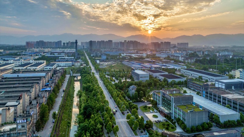 1779698277443302.jpg 大竹经开区+王巍.JPG