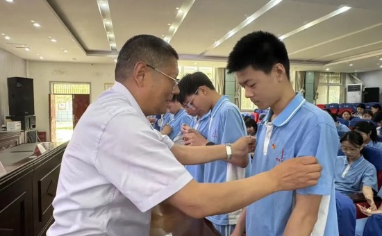 1782121413118327.jpg 团员2.jpg