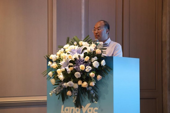 1782799565540490.jpg 兰迪2.jpg