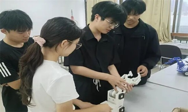 1782954545767757.jpg 经贸1.jpg