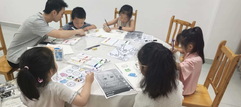 1785224194370135.jpg 托管班授课现场(大竹县发改局供图).jpg