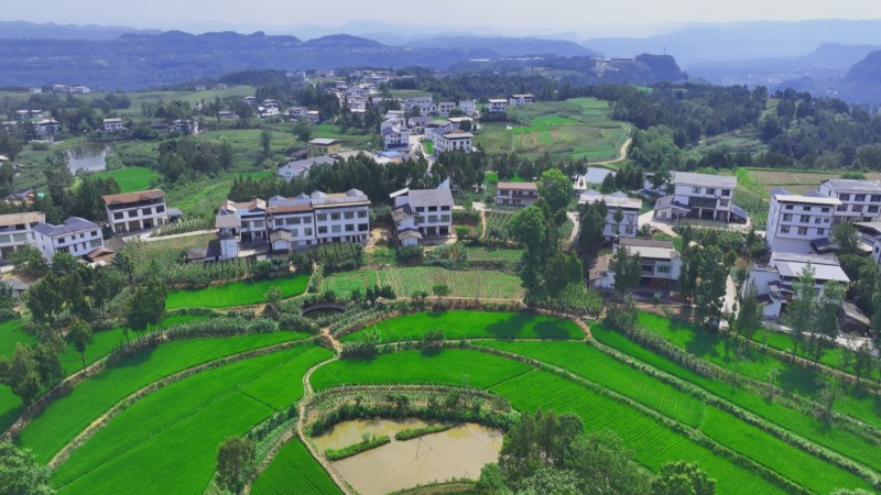 1785288131423673.jpg 1南天门红山村村居 (1).jpg