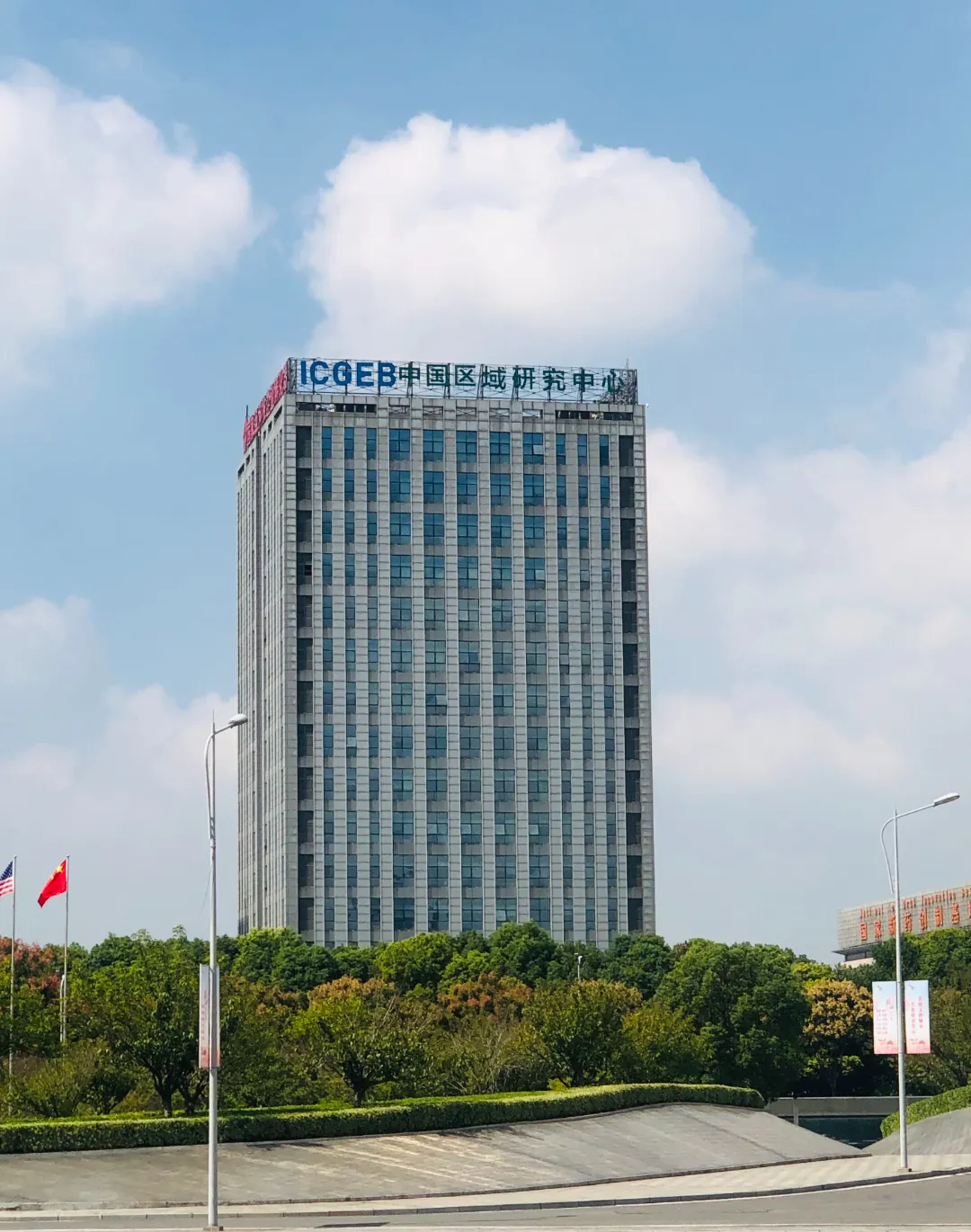 配图1