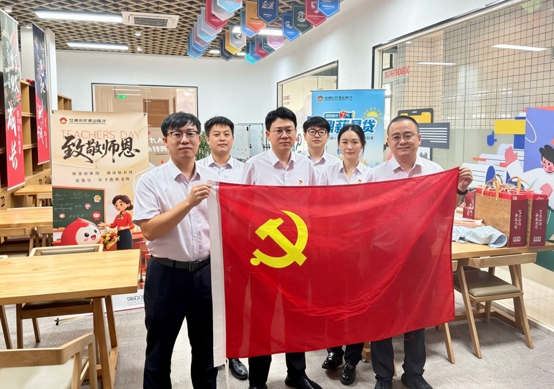 配图1