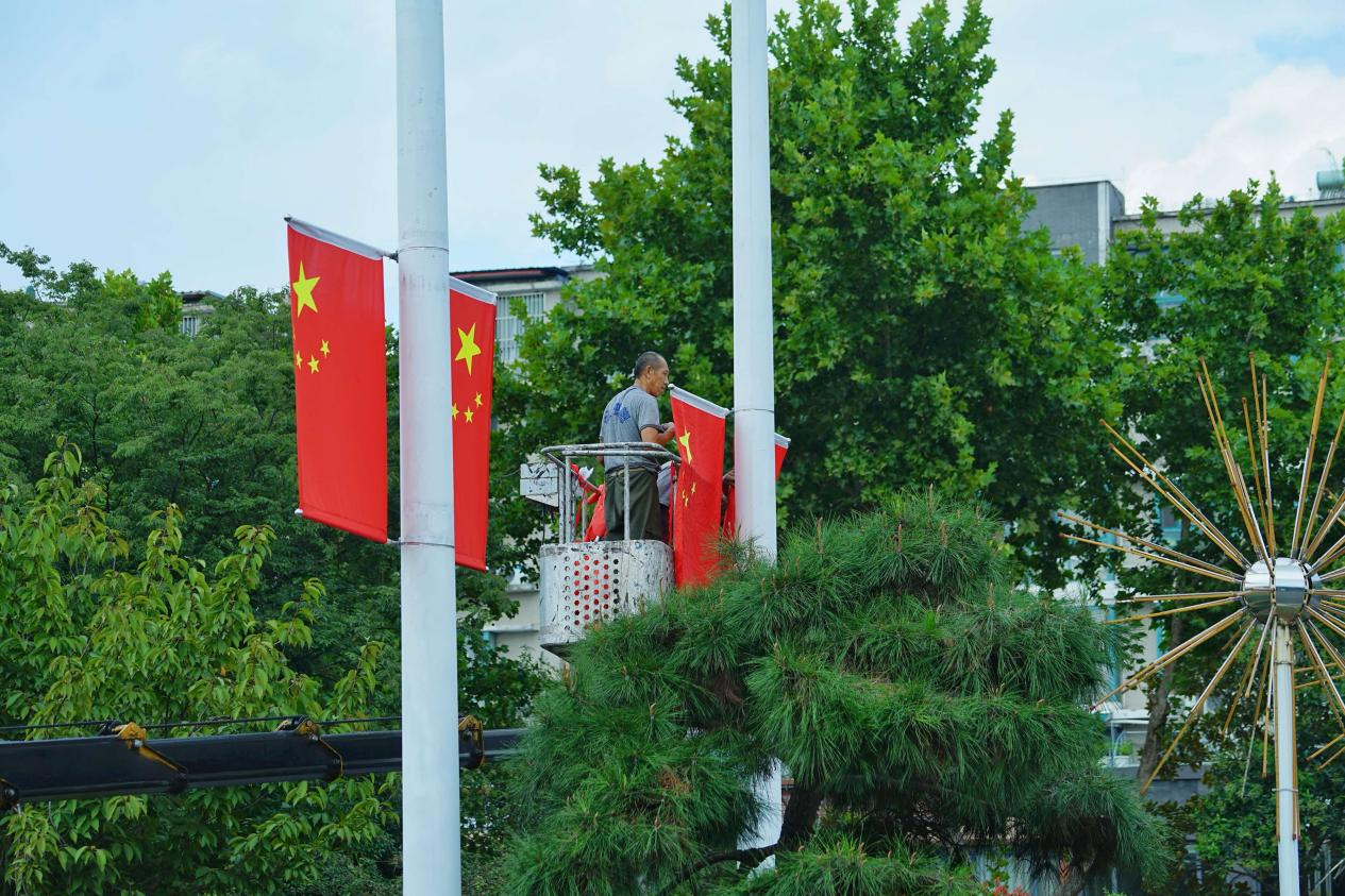 配图1