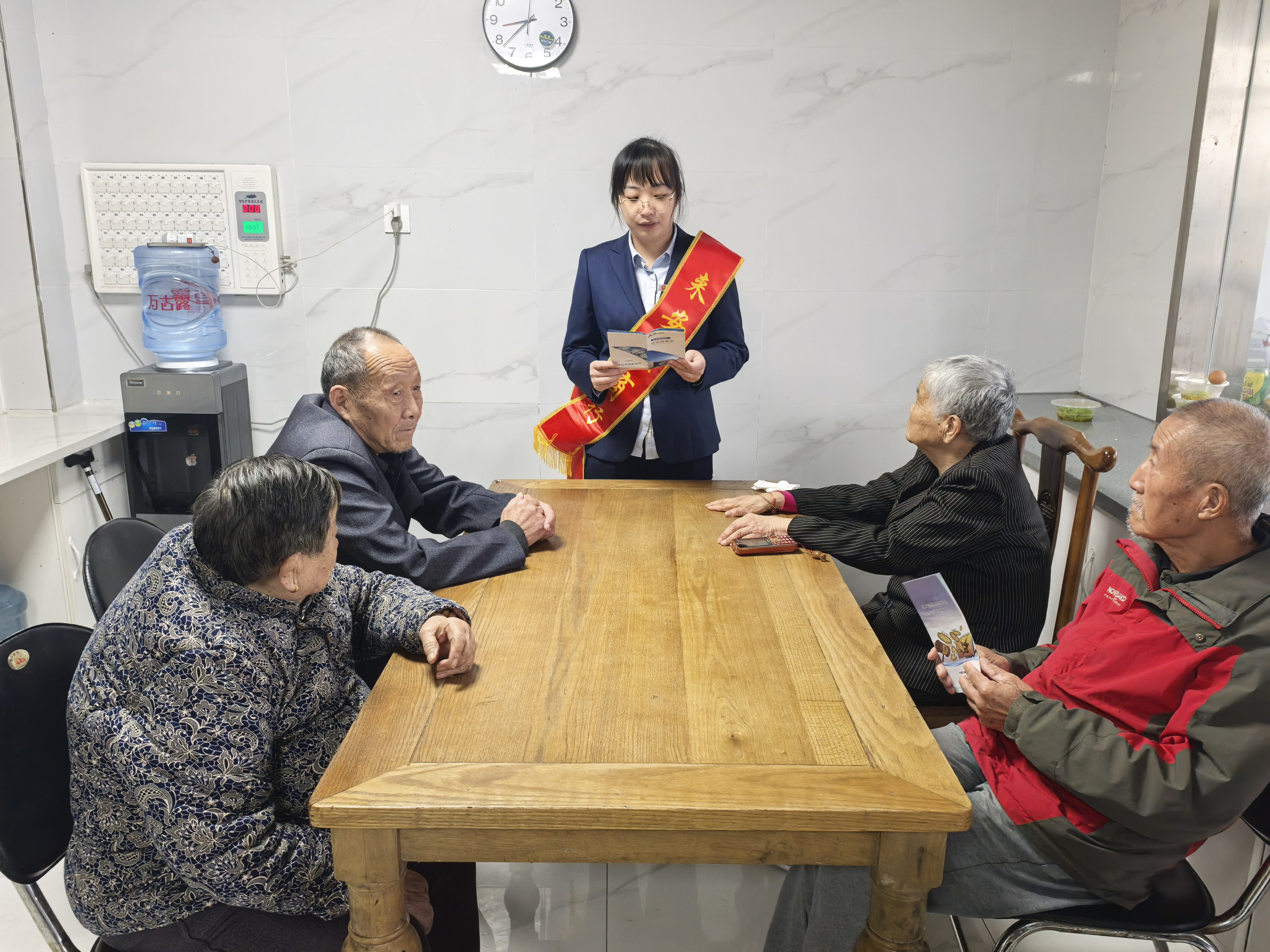 配图1
