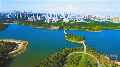 航拍合肥翡翠湖公园:城在画中