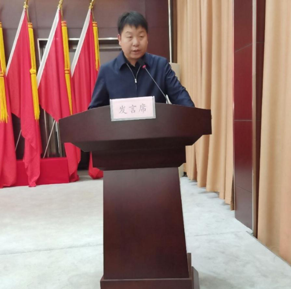 河南南阳市隆重庆祝环卫工人节