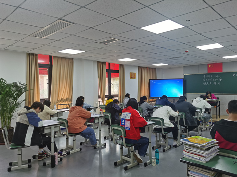 四川成都洛带中学三对一创新型公立高中管理模式全面提升