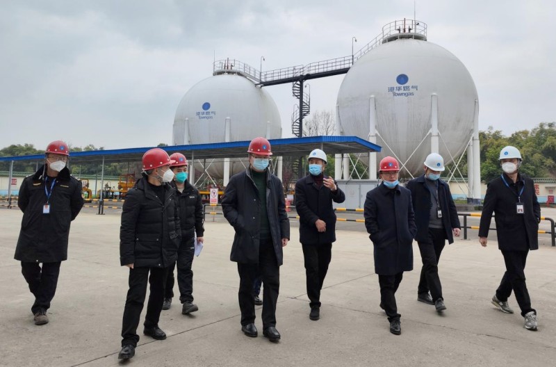 四川省岳池县副县长督导调研春节前特种设备安全工作