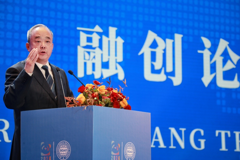 四川省企业联合会,四川省企业家协会副会长兼秘书长梁勤作主题发言.