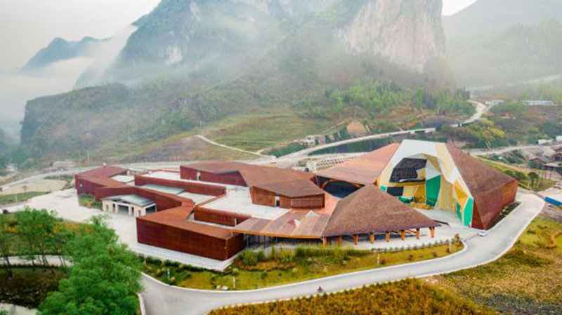 五一新格调解锁新旅凸直播带你畅游紫云格凸河