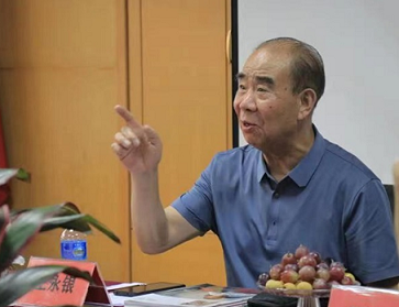 本次新闻发布会上,武警云南总队原政委,少将王永银,曲靖市委原常委